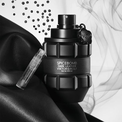 Viktor and Rolf - Spicebomb Dark Leather (Eau de Parfum Oneigmatique et Sensolle pour homme)